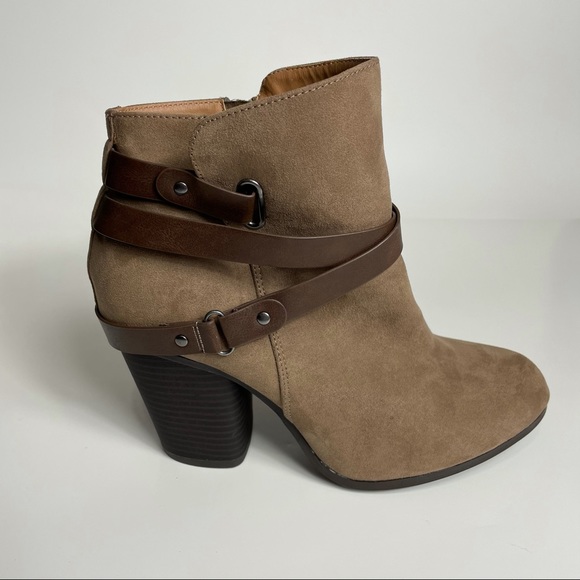 Torrid Like New Taupe Booties Cross Straps 9 Wide - Picture 10 of 10